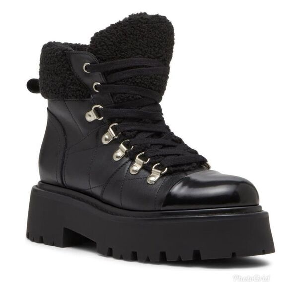 Revolve Steve Madden Reyen Leather Platform Boot Right foot 7 left foot 7.5 NWOT - Picture 1 of 13